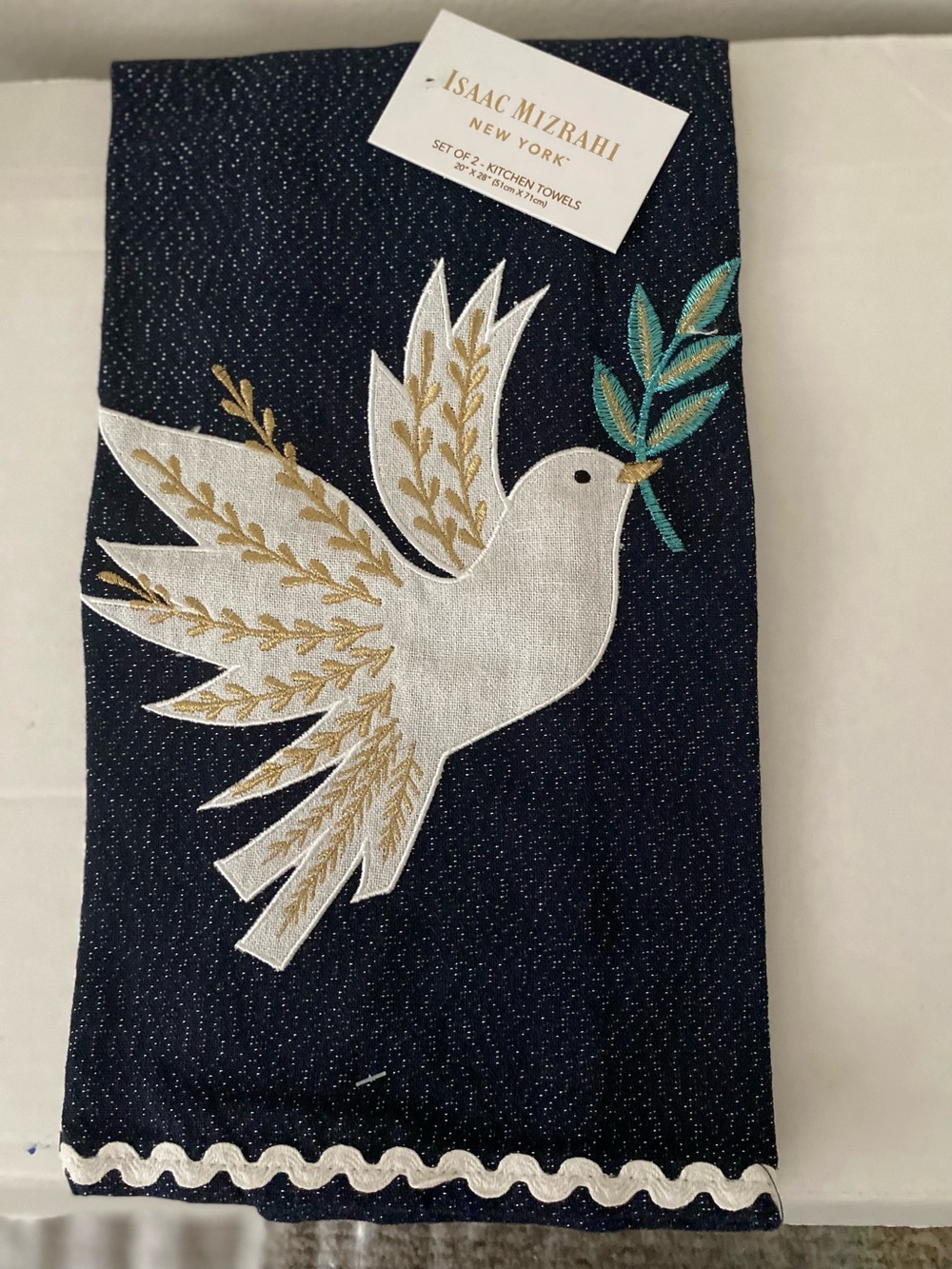 Isaac Mizrahi Towel Set of 2. Navy with White Bird and Navy Stripe. L 28” W 20”.
